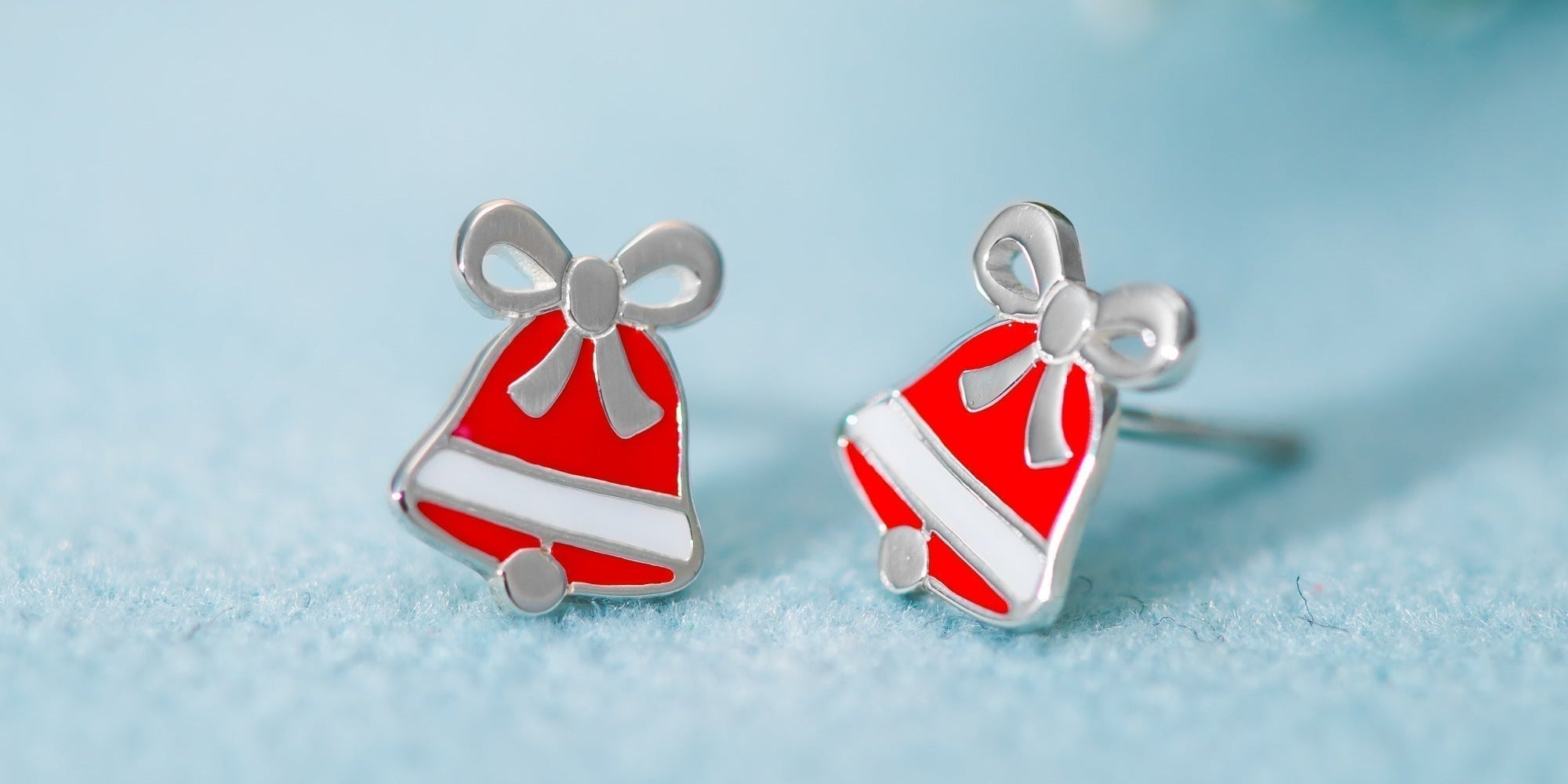 Holiday Sparkle: Must-Have Jewelry Pieces for the Festive Season 🎁🎄🎅❄️