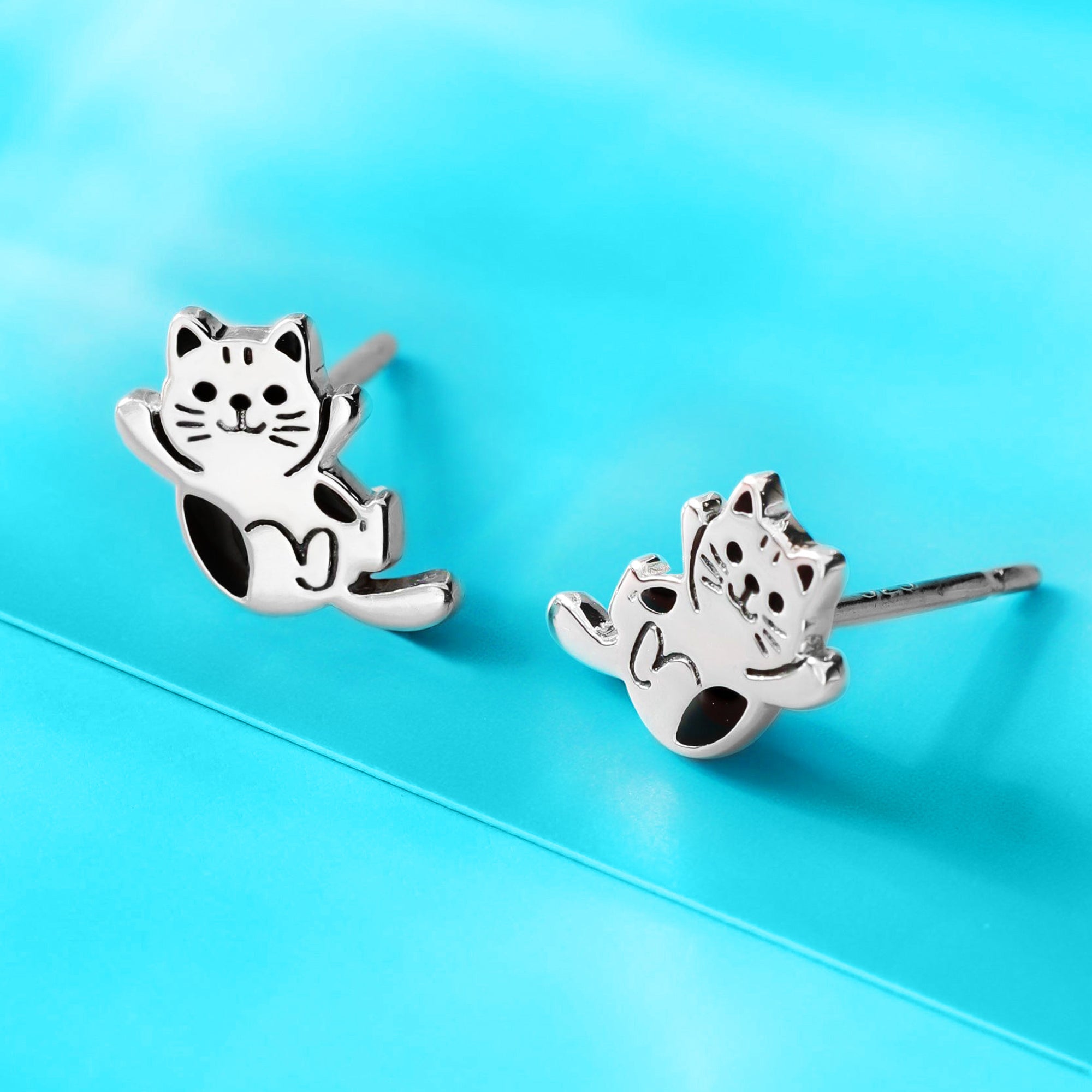 Celebrate International Cat Day with Jewelry That Gives Back 🐾🐈