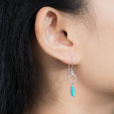 Wavy Link Oval Dangle Earrings with Stone