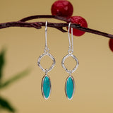 Wavy Link Oval Dangle Earrings with Stone
