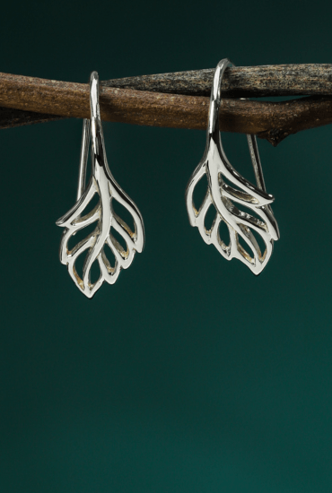 Celebrate Mom with Meaningful Jewelry